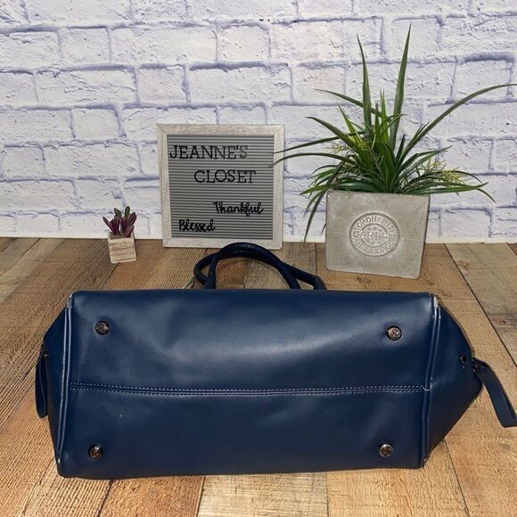 Lululemon Athletica Blue neon green two compartment zip-up duffle bag - Picture 9 of 12